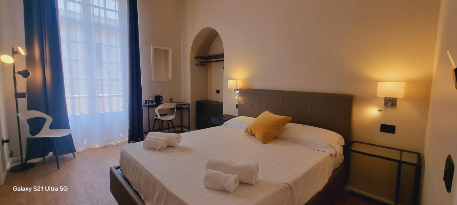 Eva Luxury Suite Кальярі Екстер'єр фото